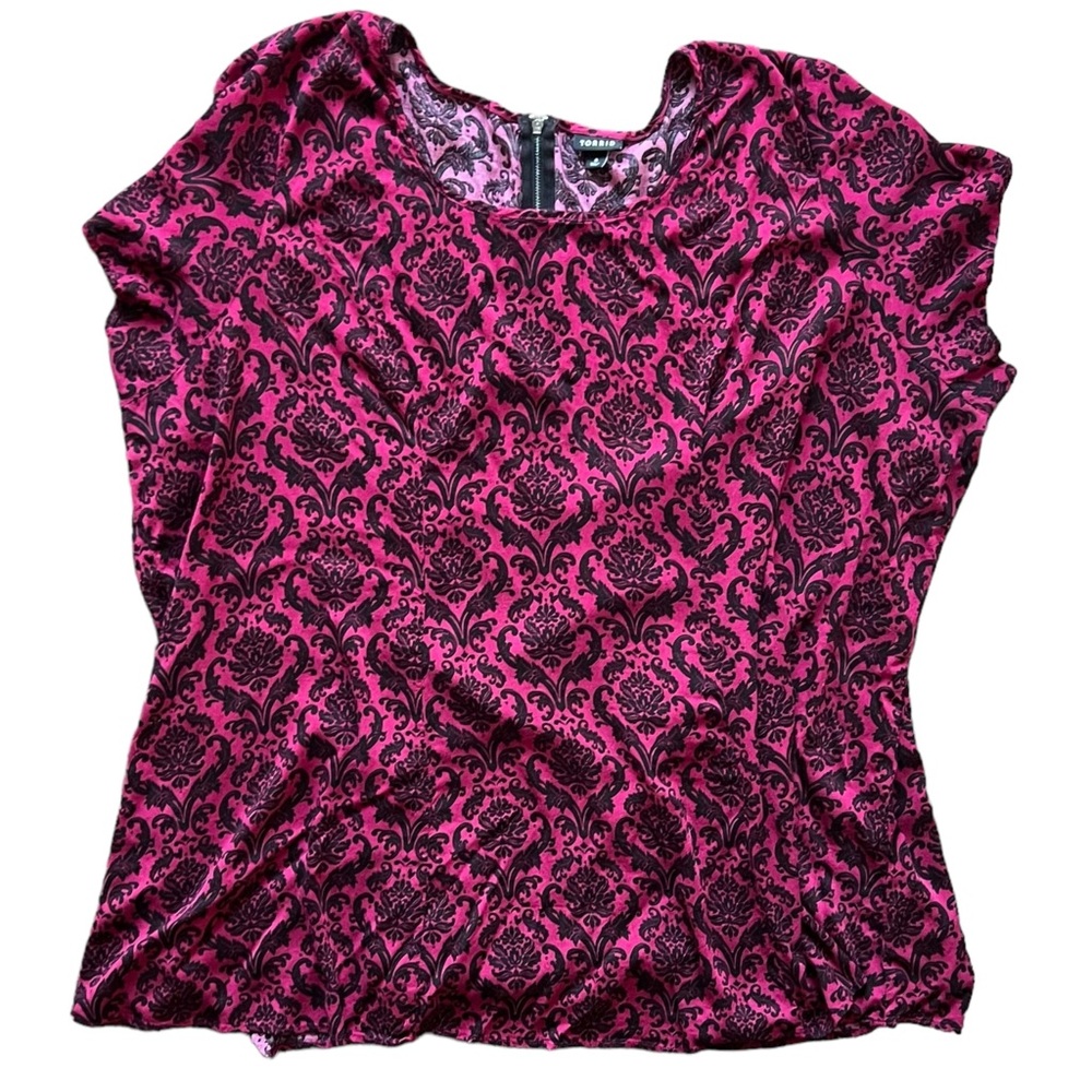 Torrid Damask Short Sleeve Top Burgundy Red Black Zip Geometric Women's size 6x